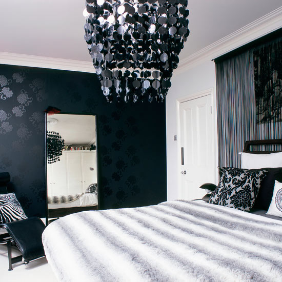 Black And White Room Decorating. roomenvy - lack wallpaper