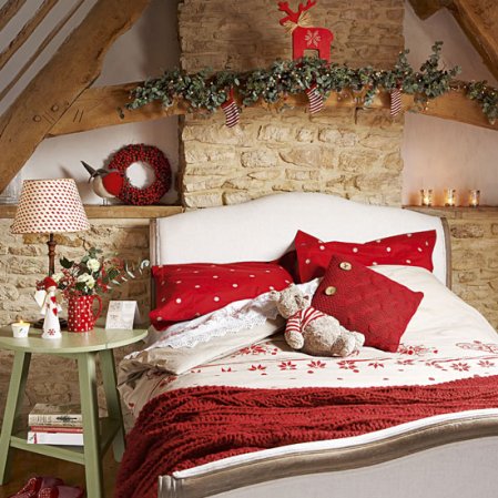 NAVIDAD 2011 Homemade-christmas-christmas-bedroom-country-homes-interiors-roomenvy1