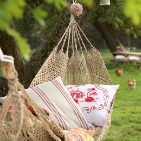 roomenvy - lazy garden hammock
